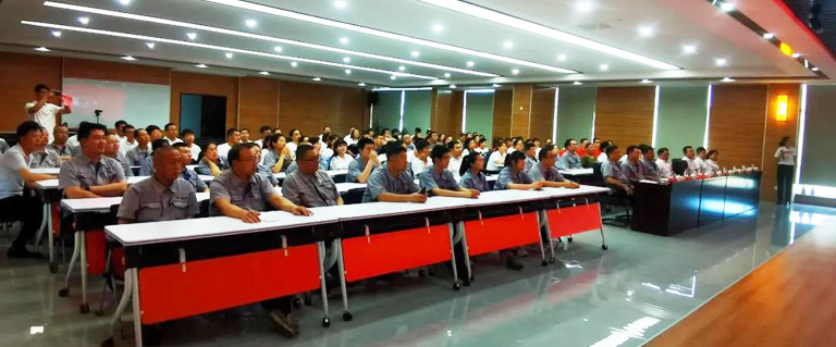 百年禮讚頌黨旗（qí），同心起航唱紅歌